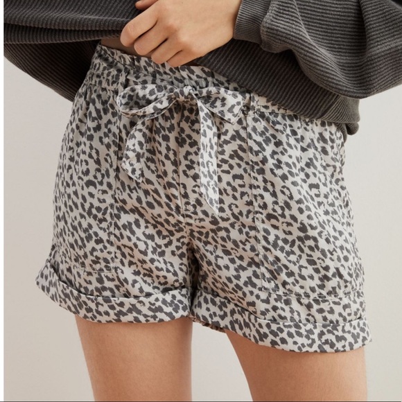 SOLD ON DIFFERENT SITE Aerie Camp Short - Picture 2 of 7